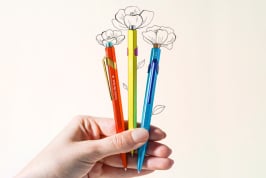 Feiern Sie den Muttertag mit einem personalisierten Schreibstift von Caran d’Ache