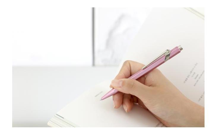 Penna a sfera Caran d'Ache 849 COLORMAT-X Rosso + Taccuino A5 Penna a