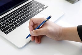 Writing and ergonomics at work: the art of enhancing well-being